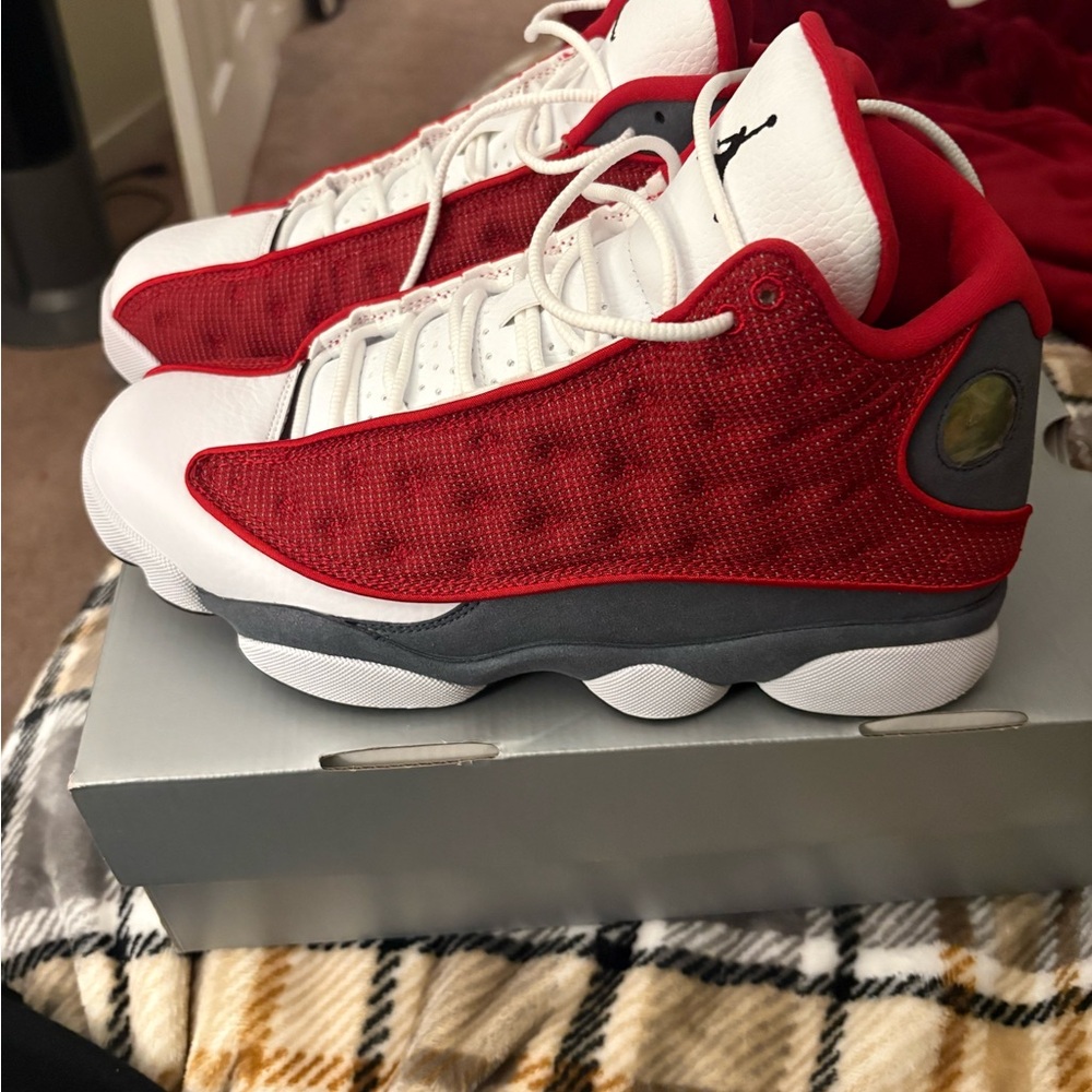 Jordan Men's Red and White Sneakers